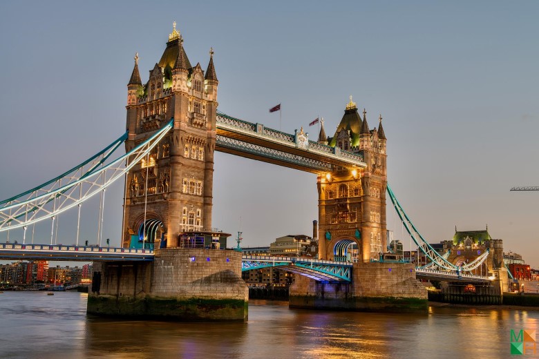 Tranh dán tường cho phòng ngủ đẹp tại Hà Nội LA - 105